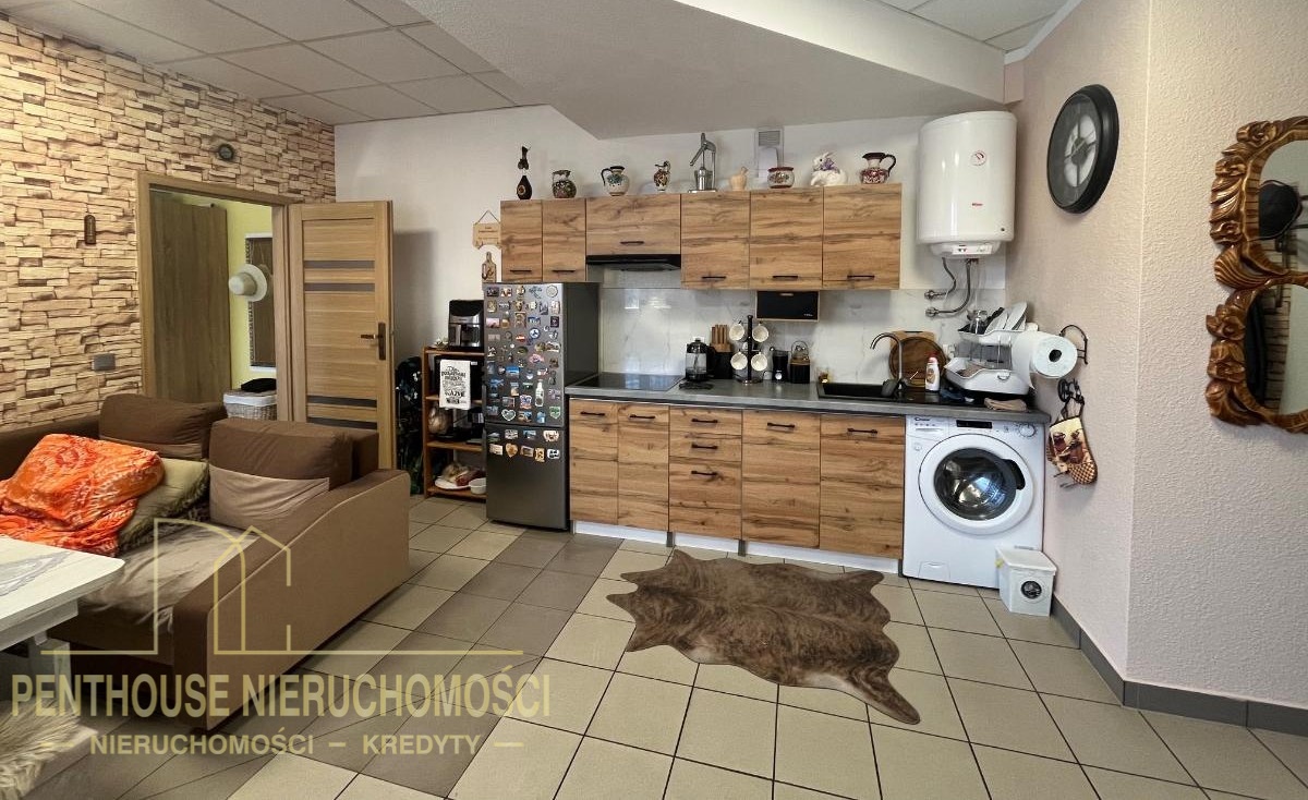 APARTAMENT Z TARASEM