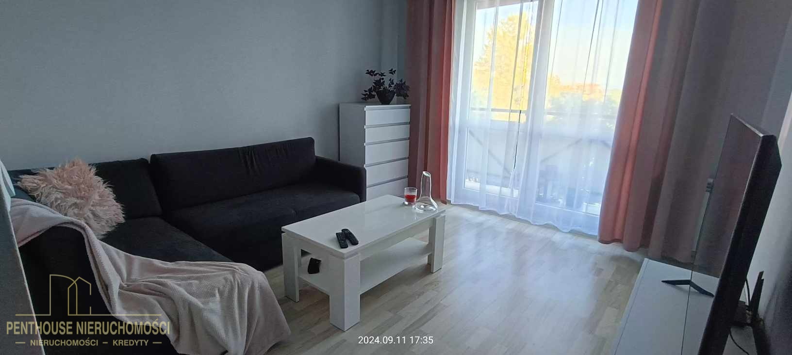 UMEBLOWANE Z BALKONEM